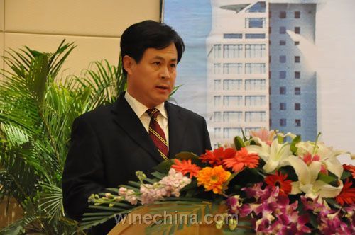 衣凤凰:开创烟台葡萄酒产业发展新局面