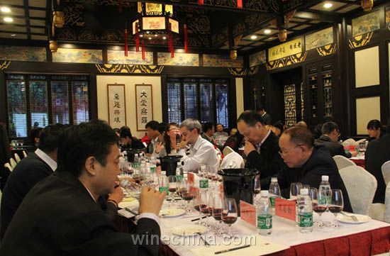 专家品评中国优质葡萄酒