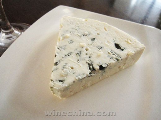 之味菜谱(99):金王朝干红葡萄酒配Danish Blue奶酪