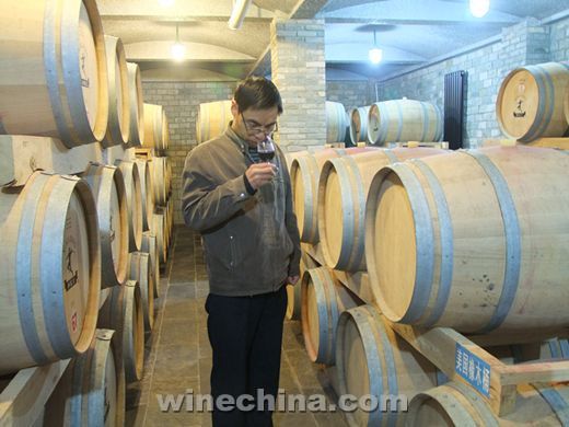 Chinese Winemakers (49) Wang Xiaofeng:Wang Xiaofeng: Wholeheartly to Make Wines	