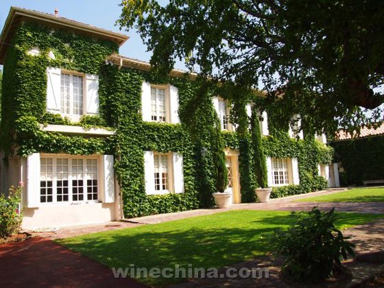 Lafitte vs Lafite battle moves to China