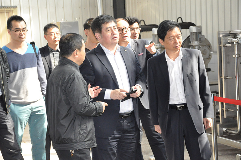 法国卡慕到茅台葡萄酒公司考察