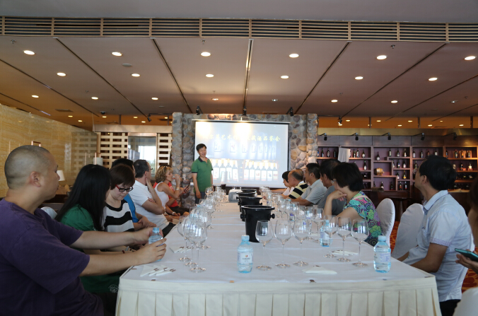 Tasting of PUCUI Volti Art Works Collection Wines Held in Beijing