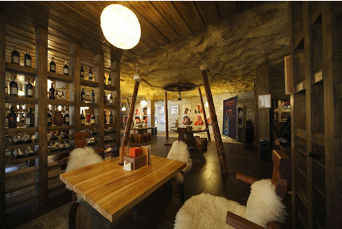 【中国葡萄酒探源⑮】楼兰酒庄之夜 看半个月亮爬上来