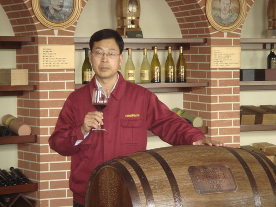 Chinese Winemakers (59)Chen Qingchang:Chasing Dreams in Weilong