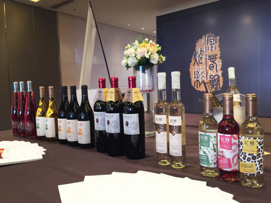 中国葡萄酒市场年度风云榜颁布   中葡酒业荣获双重大奖