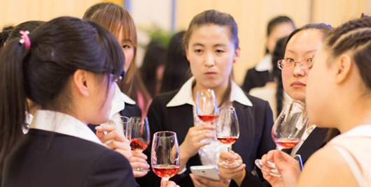 宁夏高校大学生葡萄酒联盟举办第一次联盟酒会
