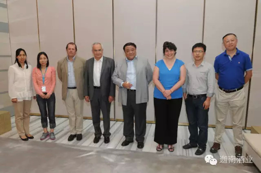 OIV总干事Jean-Marie Aurand莅临宁夏、怀来酒庄指导