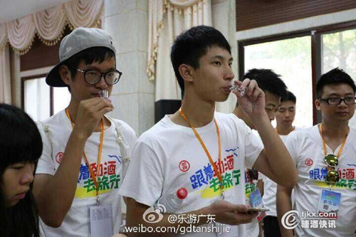 酒商在毕业季不拉拢年轻消费者更待何时？