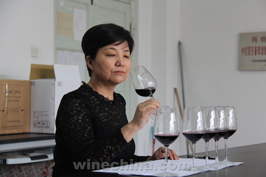 Chinese Winemakers (66) Zhao Yuling:Making wine with peaceful mind
