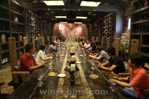 葡粹丝路行(2)探访楼兰酒庄
