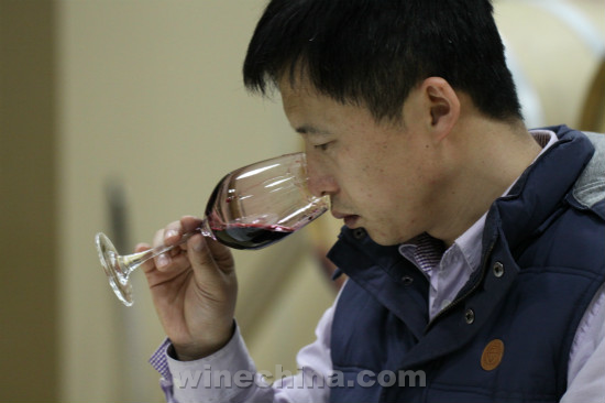 Chinese Winemakers (70)Zhao Desheng:Winemaker's Cycle