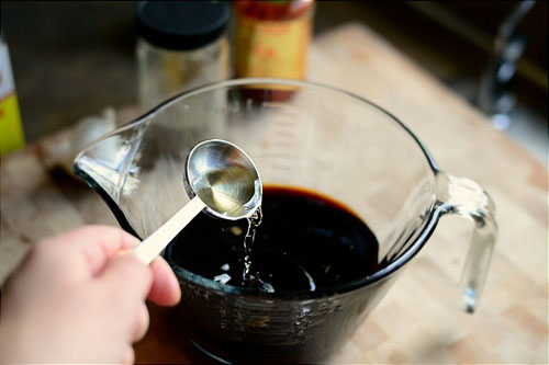 如何用剩葡萄酒酿一瓶好醋?