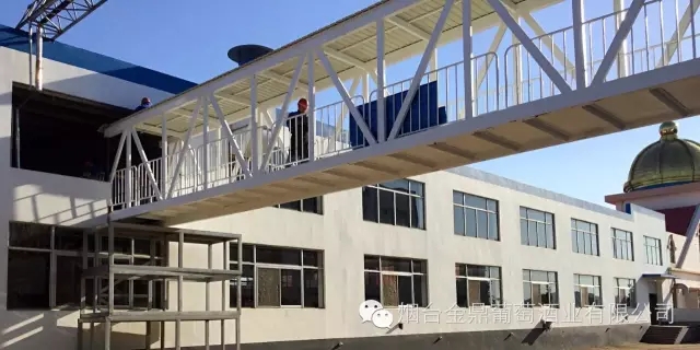 金鼎酒业空中参观长廊紧张施工中