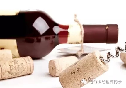 根据参考消息网6月4日报道,法国《回声报》网站6月2日称,2015年法国向中国出口了1.8亿瓶葡萄酒和3100万瓶烈酒,分别价值5.13亿欧元和3.19亿欧元,而每年有数百万瓶法国葡萄酒被仿造出来。