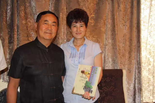 “重走丝绸之路”新疆篇28日启程，三位新疆酒局领导为一行人接风