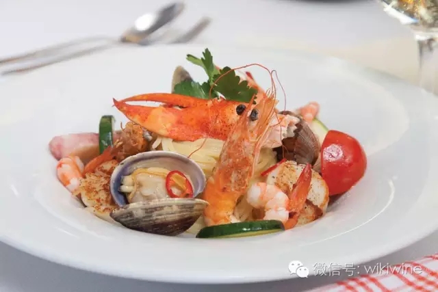 苏玳贵腐甜白葡萄酒如何配餐?