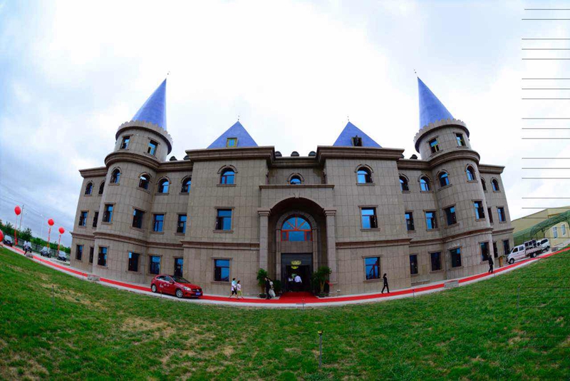 天得酒业龙驿酒庄在宁夏红寺堡区正式落成