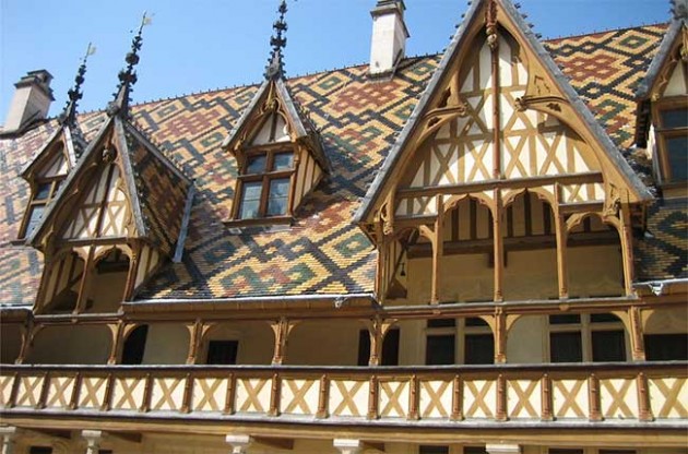 Hospices de Beaune defies odds with 2016 auction line-up