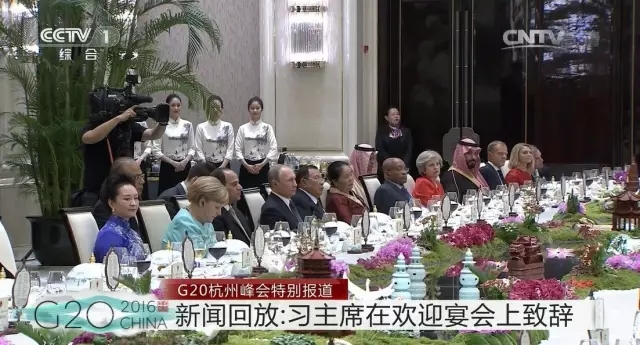 张裕与您一起,迎接2017年的第一道曙光!