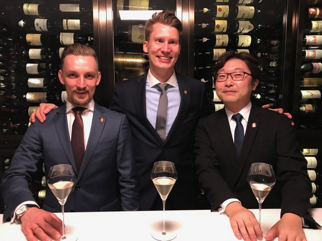 China's First Master Sommelier Named