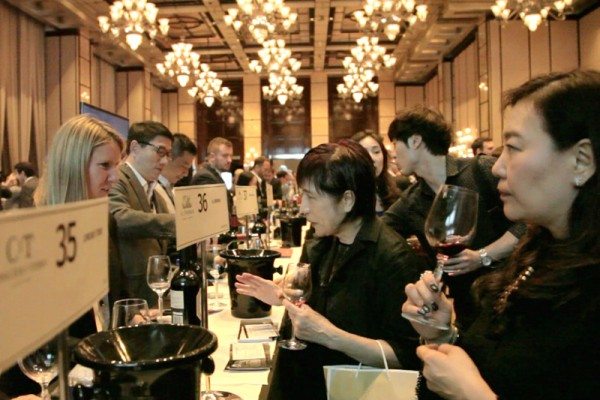 James Suckling:Wine Can Be Made As Popular As Starbucks In China