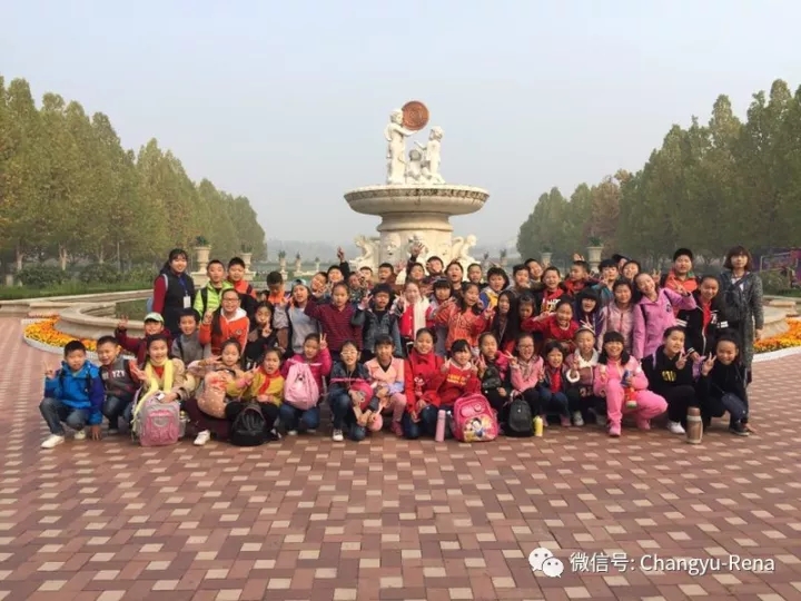 张裕瑞那城堡研学旅行:实践中探索农业种植与工业生产的奥秘,耳濡目染中培养爱国情怀
