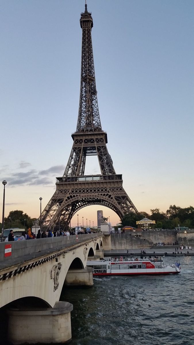 Tour de Paris 2ƶLa Tour Eiffel