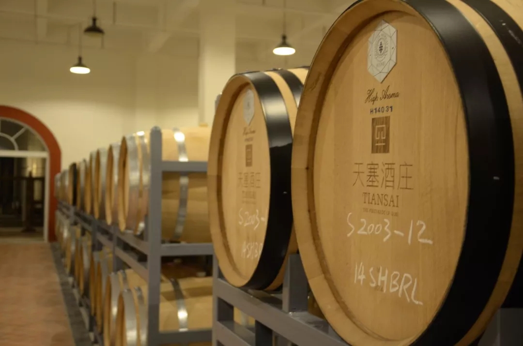 萄酒界的异类——红白混酿,你听说过吗?