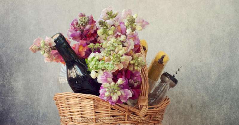 花香袭人,酒中亦可觅芳踪