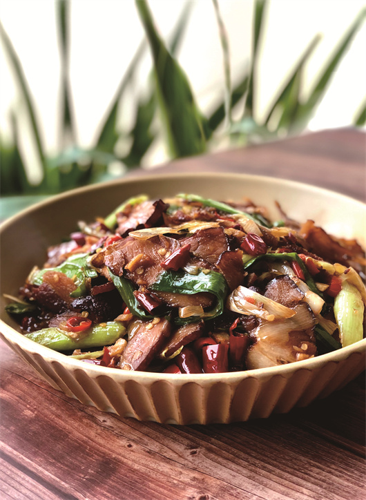 青蒜炒腊肉.jpg 青蒜炒腊肉.jpg