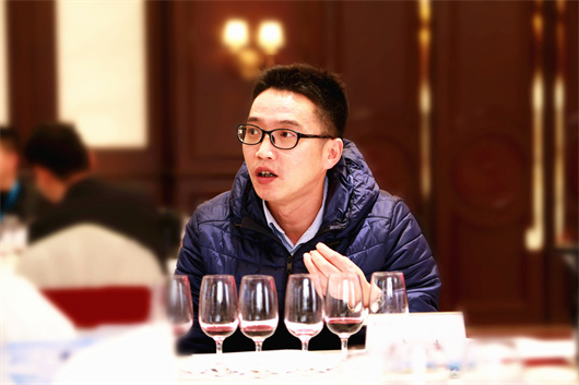 15李进_副本.jpg 15李进_副本.jpg