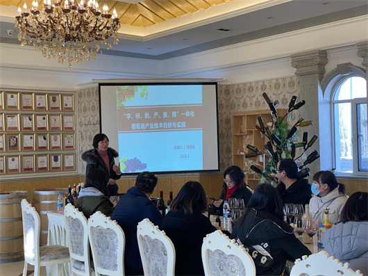 张存智教授培训现场.jpg 张存智教授培训现场.jpg