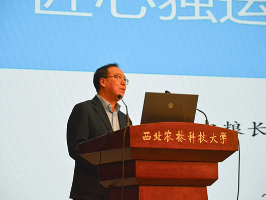 李泽福.jpg 李泽福.jpg